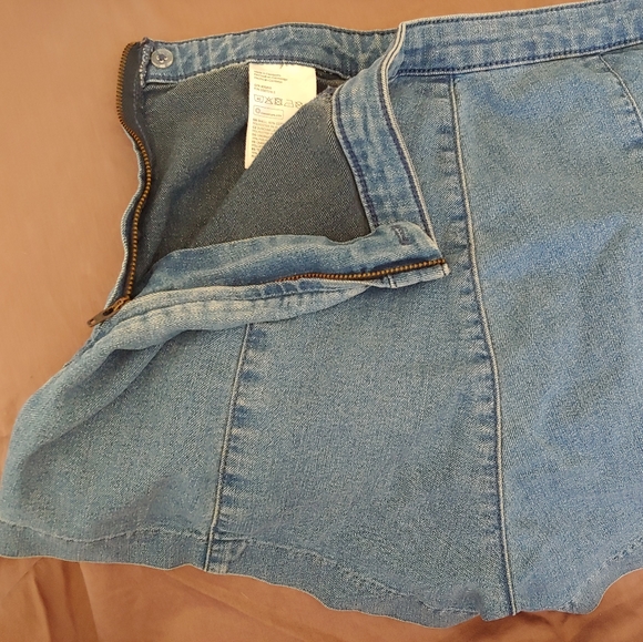 H&M high waisted shorts - Picture 3 of 3